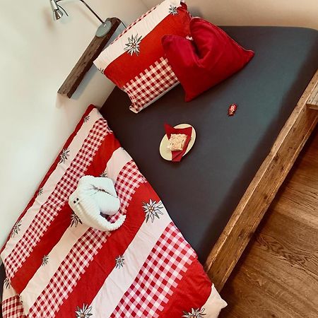 Conny'S B&B Niederweningen Eksteriør billede