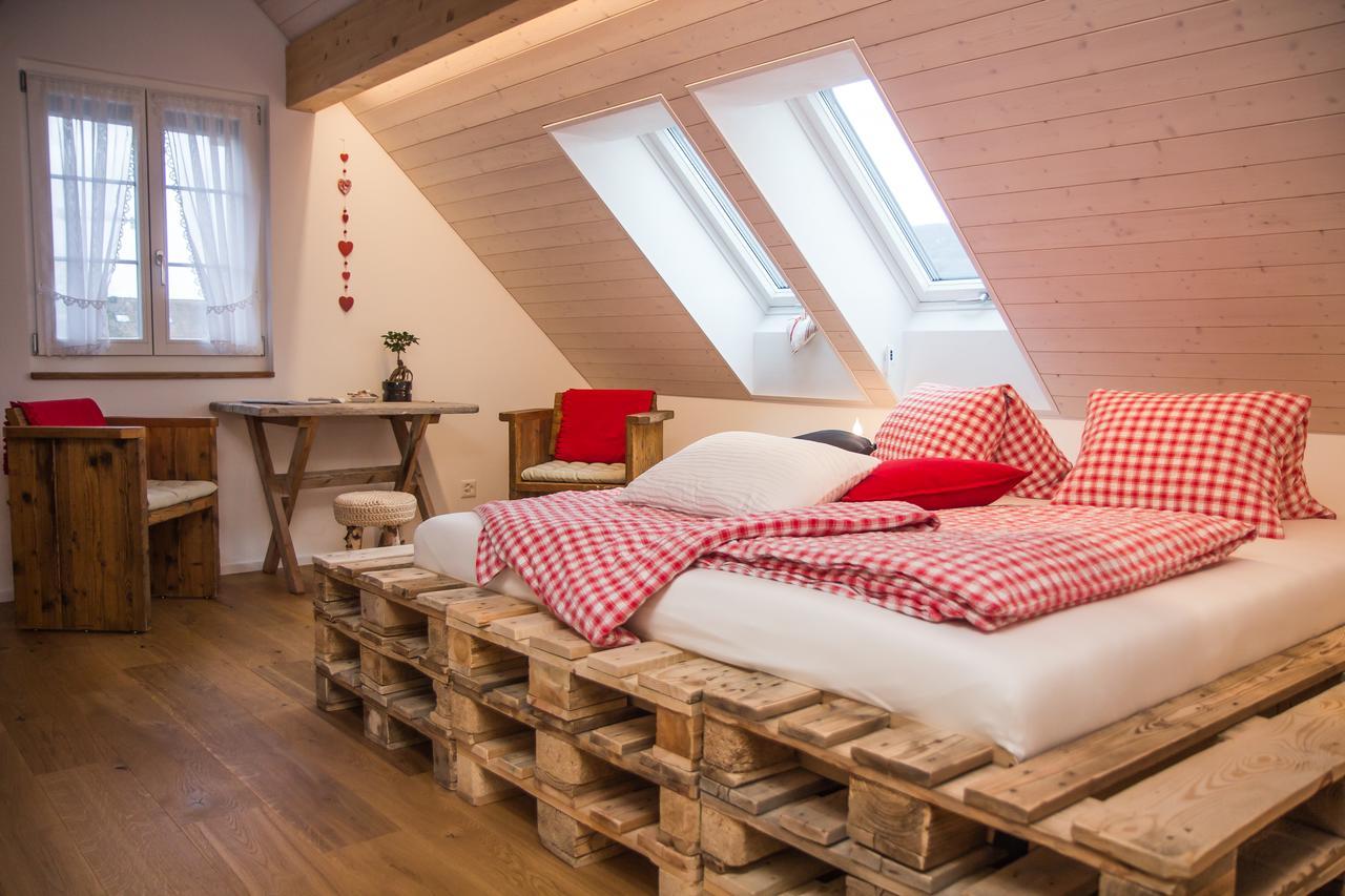 Conny'S B&B Niederweningen Eksteriør billede