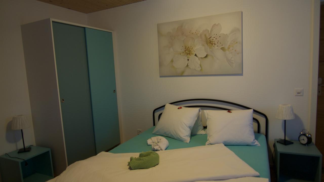 Conny'S B&B Niederweningen Eksteriør billede