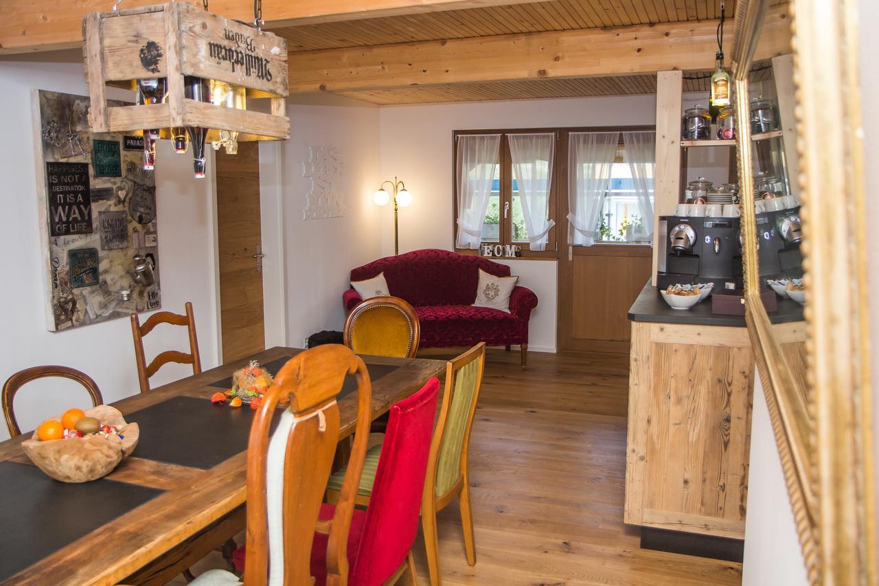 Conny'S B&B Niederweningen Eksteriør billede